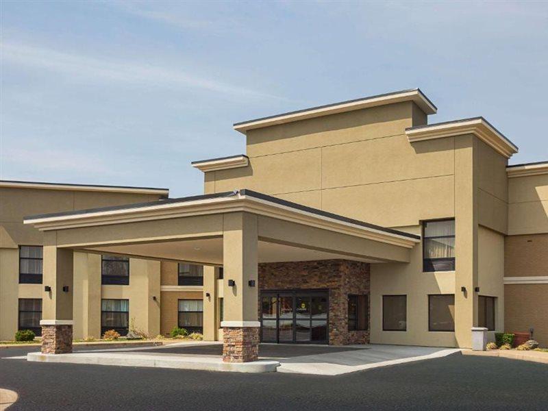 Clarion Inn & Suites Evansville Exterior foto